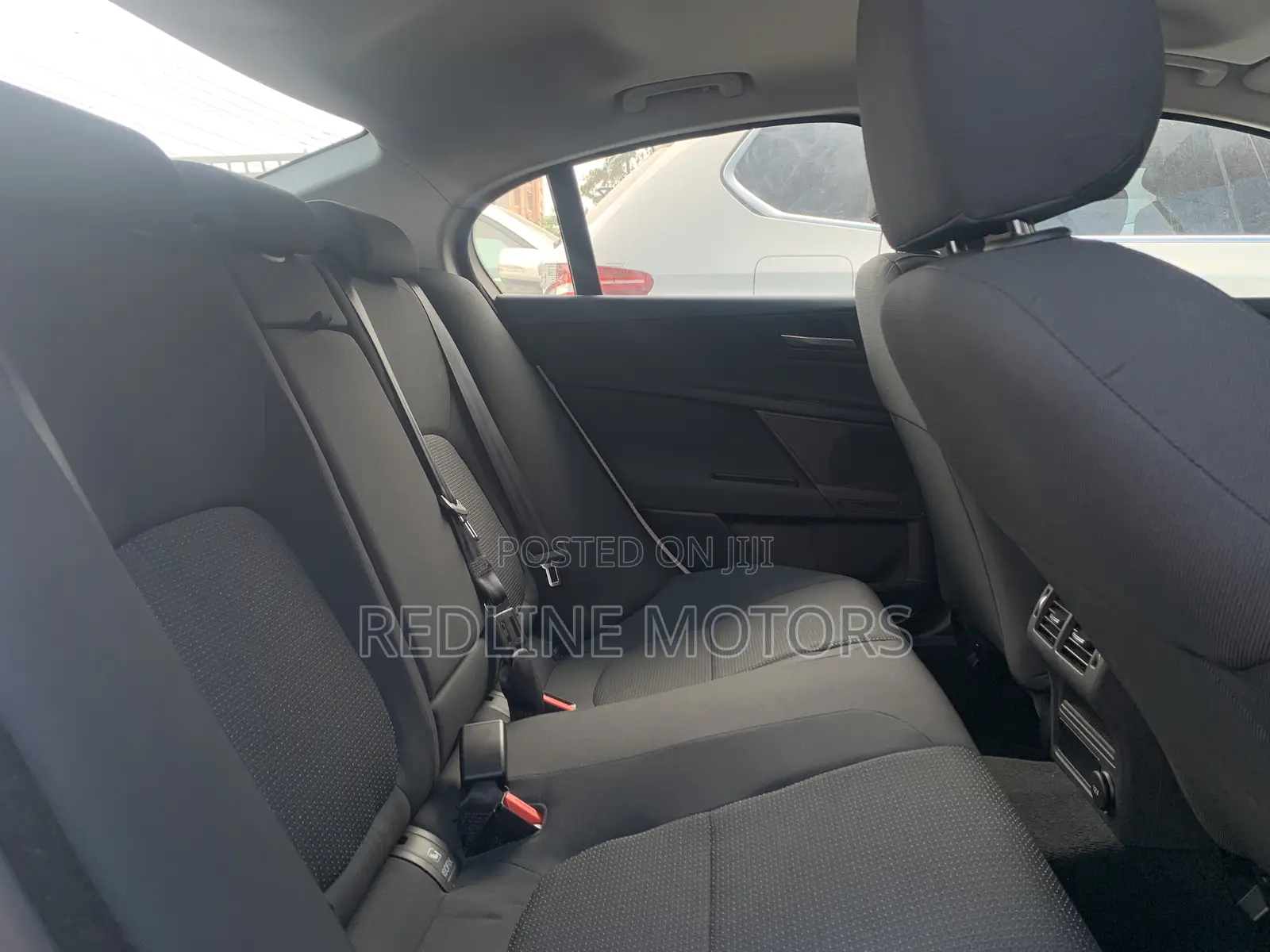 Jaguar XE 2017 Pearl
