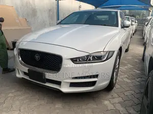 Jaguar XE 2017 Pearl