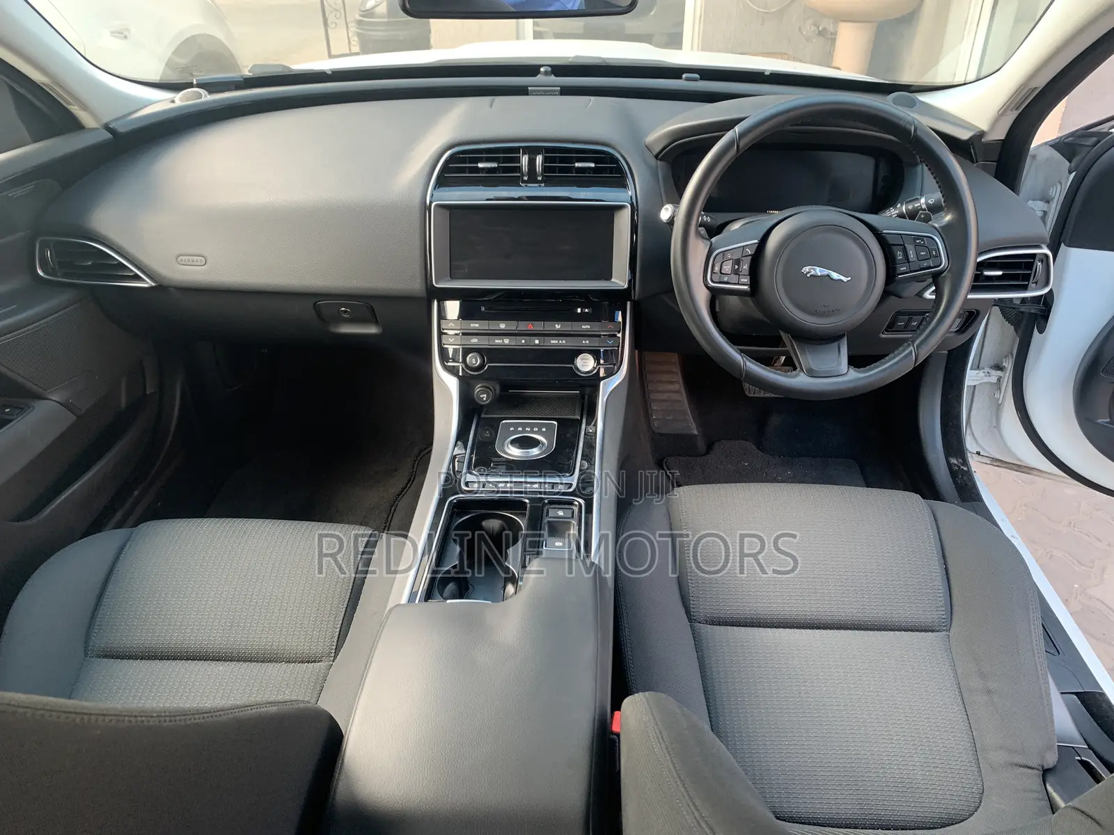 Jaguar XE 2017 Pearl