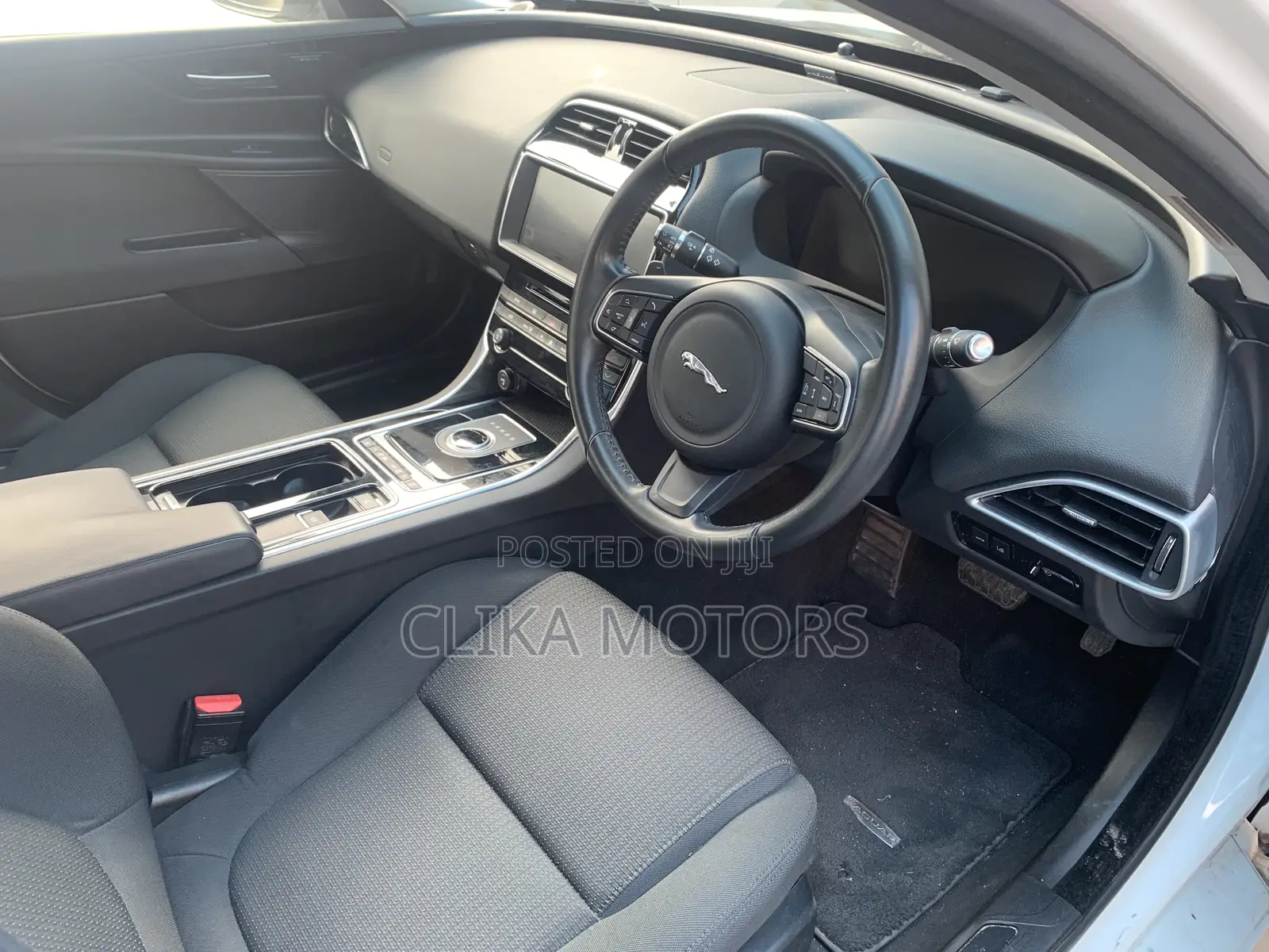 Jaguar XE 2017 Pearl