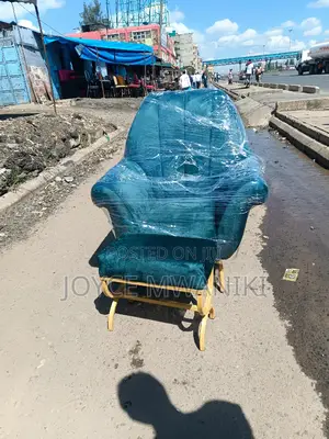 Pedicure Seat and a Puff, Green