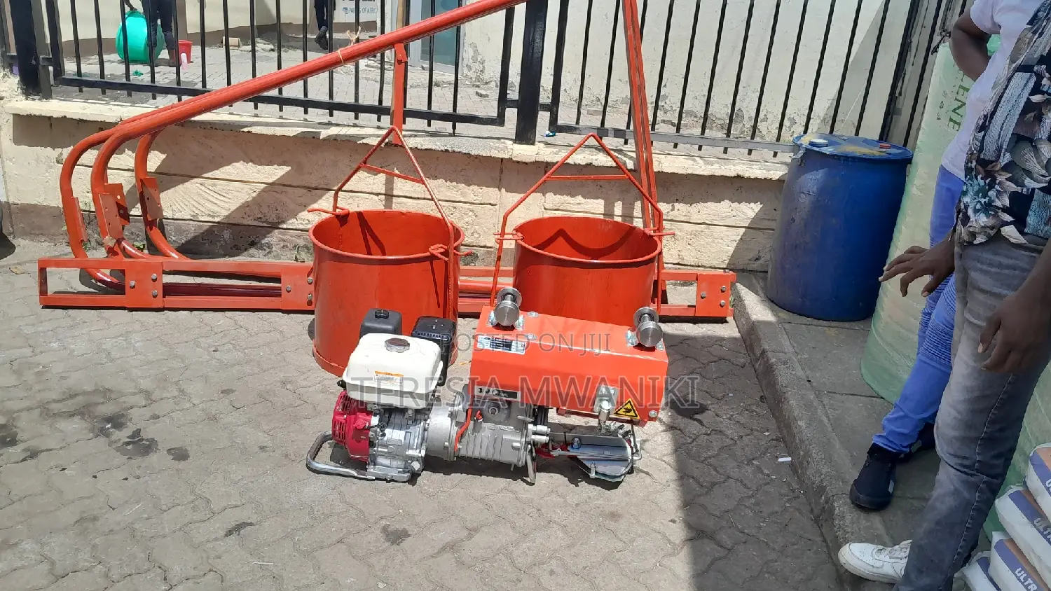 1000kg Concrete Hoist (Lori)