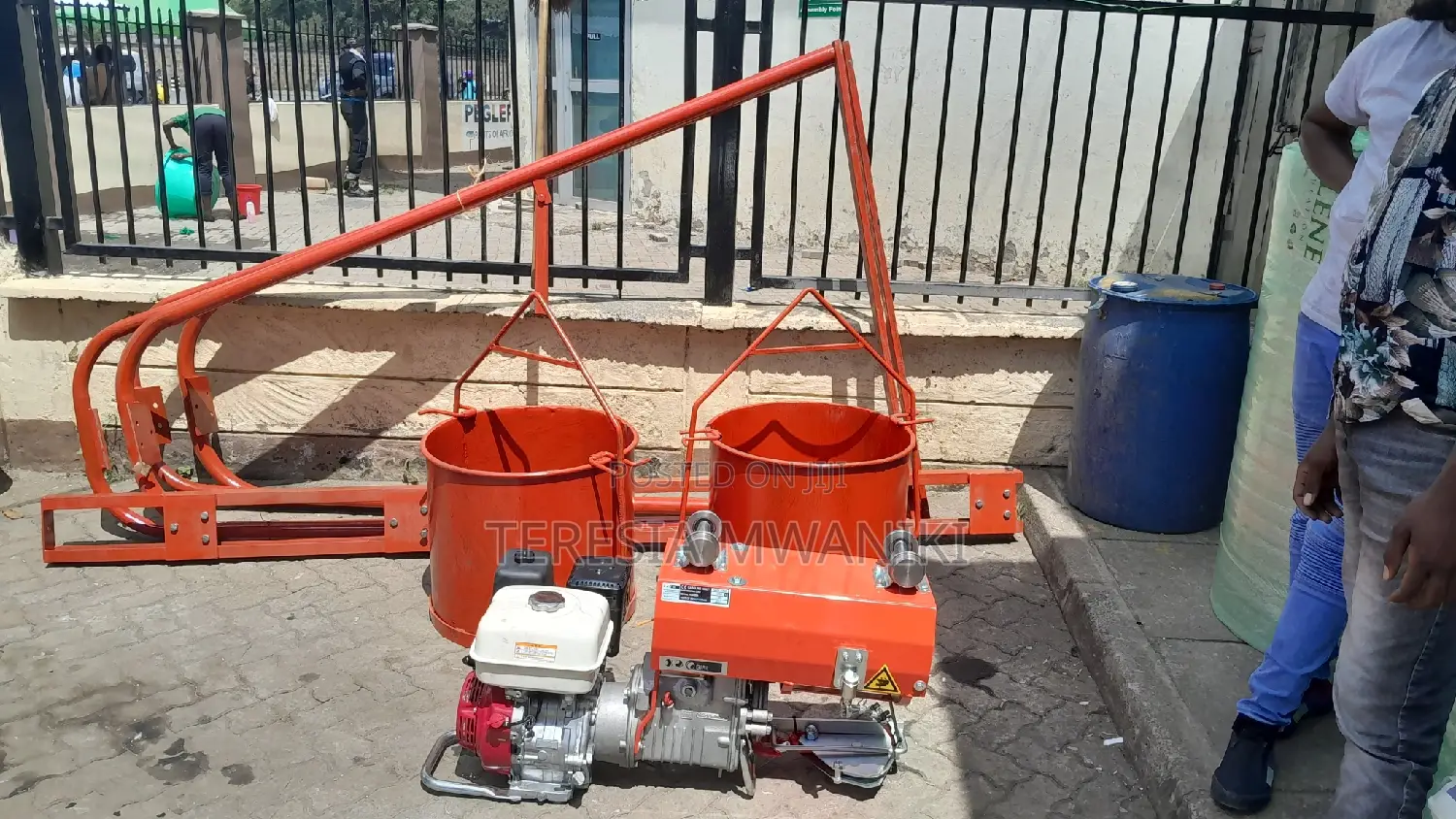 1000kg Concrete Hoist (Lori)