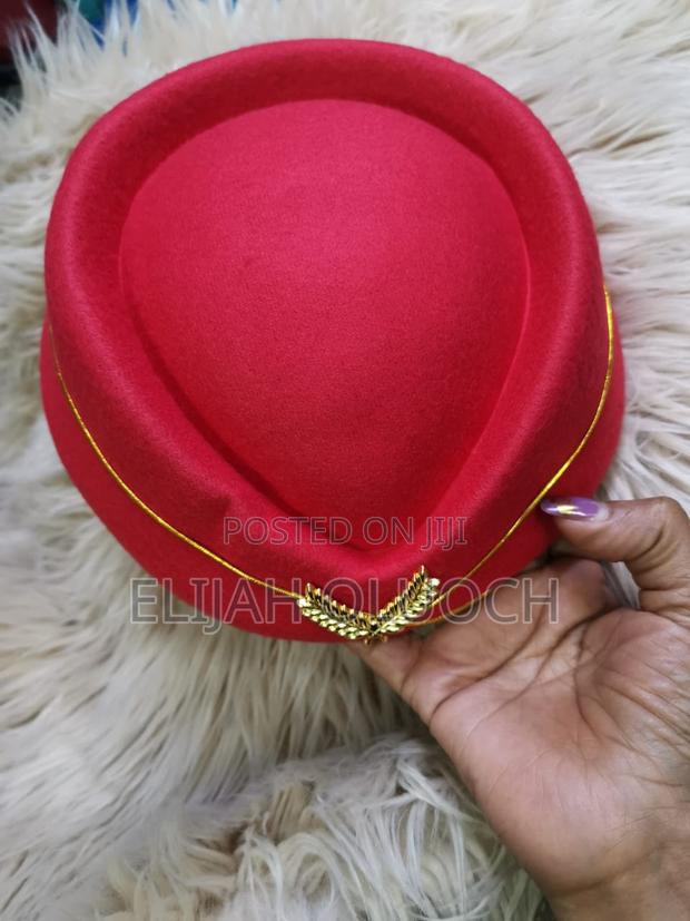 Hostess Barets - thumbnail 3