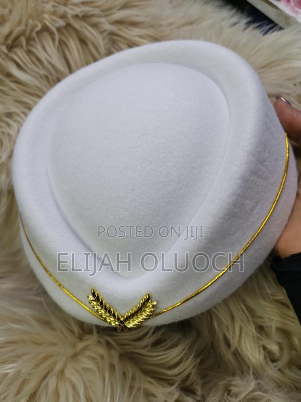 Hostess Barets - thumbnail 4