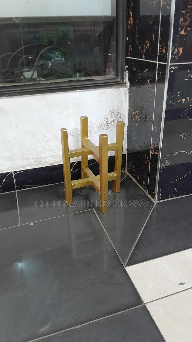 Gold Stand 35cm Long, 22cm Diameter