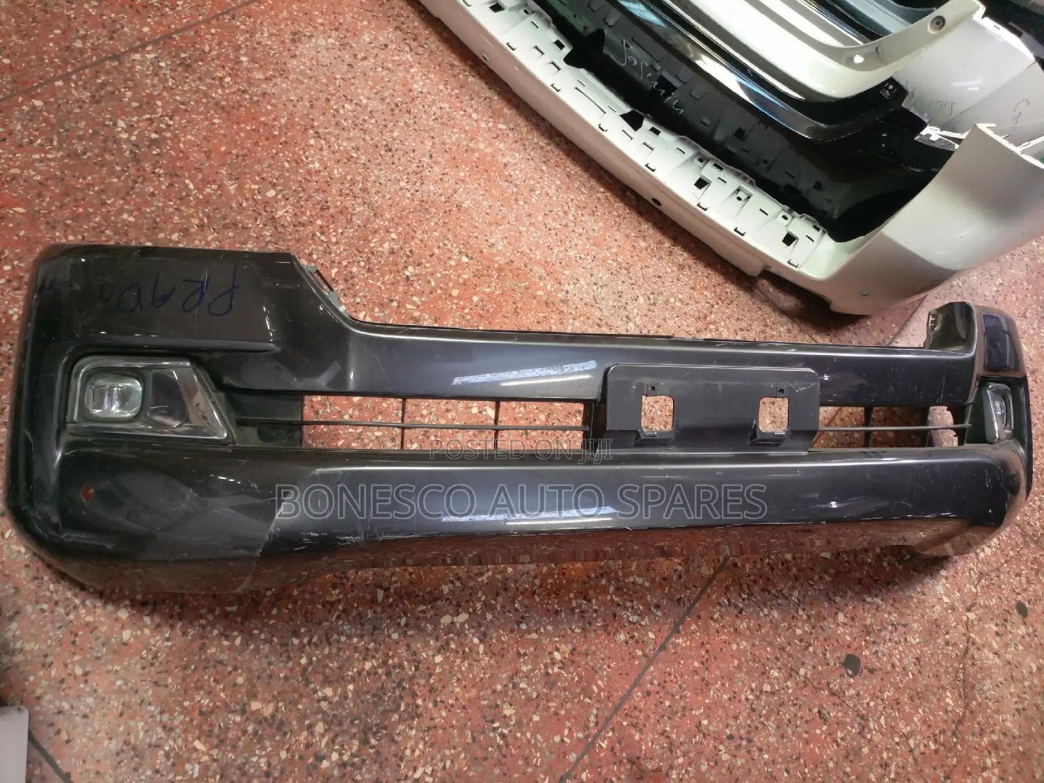 Toyota Land Cruiser J200 V8 (Facelift) Front Bumper Assembly