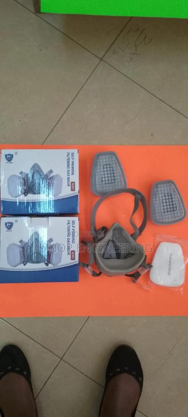 Lab Chemical Safety Mask