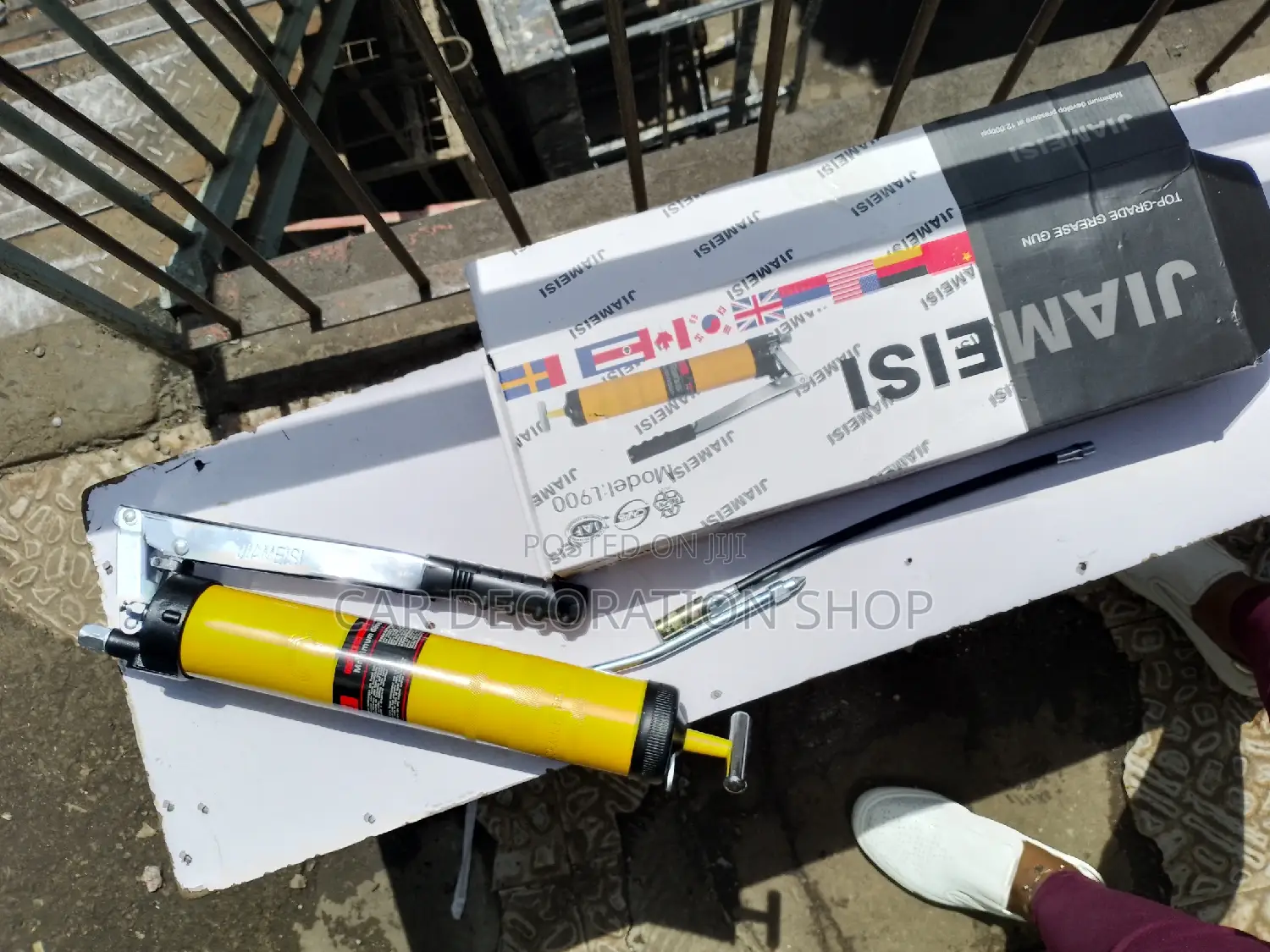 Brand New 900cc Grease Gun
