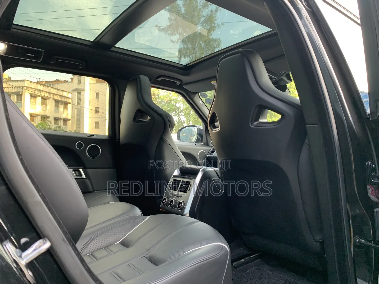 Land Rover Range Rover Sport SVR 4x4 (5.0L 8cyl 8A) 2017 Black