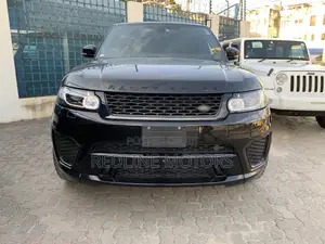 Land Rover Range Rover Sport SVR 4x4 (5.0L 8cyl 8A) 2017 Black
