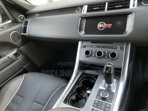 Land Rover Range Rover Sport SVR 4x4 (5.0L 8cyl 8A) 2017 Black