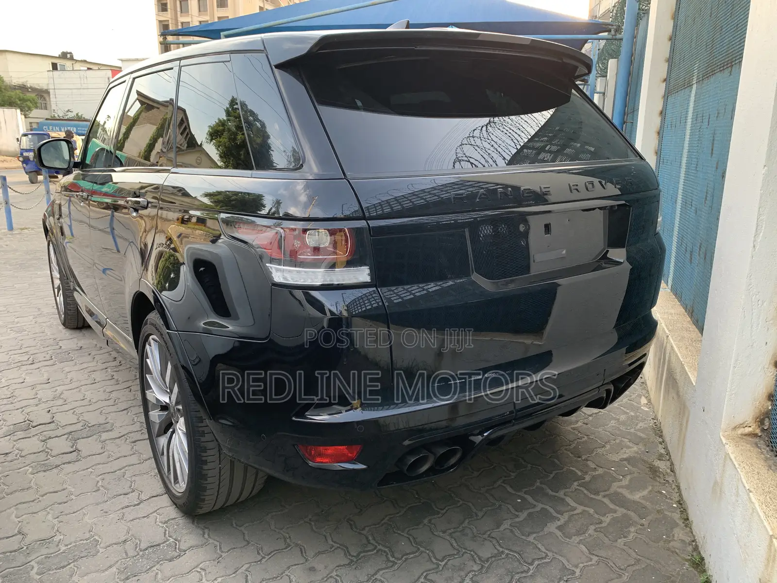Land Rover Range Rover Sport SVR 4x4 (5.0L 8cyl 8A) 2017 Black
