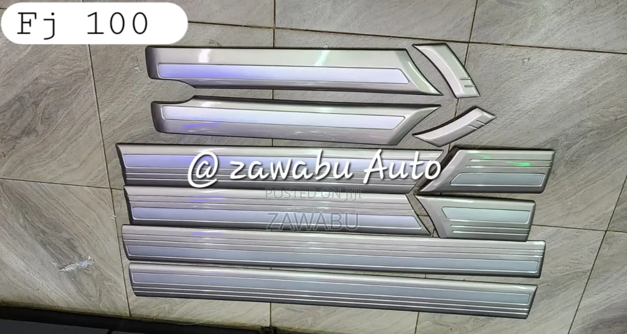 Land Cruiser FJ 100 Grey Door Moulding