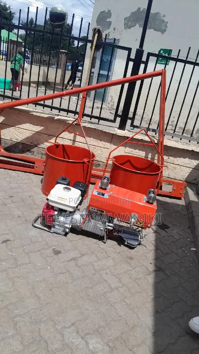 1000kg Concrete Hoist (Lori)