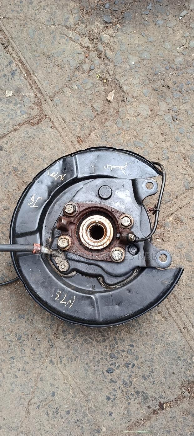 Front and Rear Wheel Hubs Nissan X-Trail Nt30,Nt31 Available - thumbnail 3