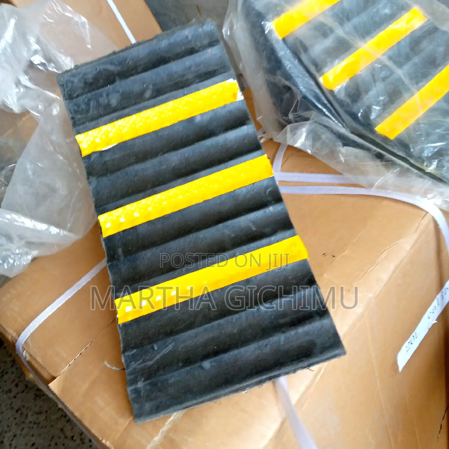 Rubber Wheel Stopper (Lorry)