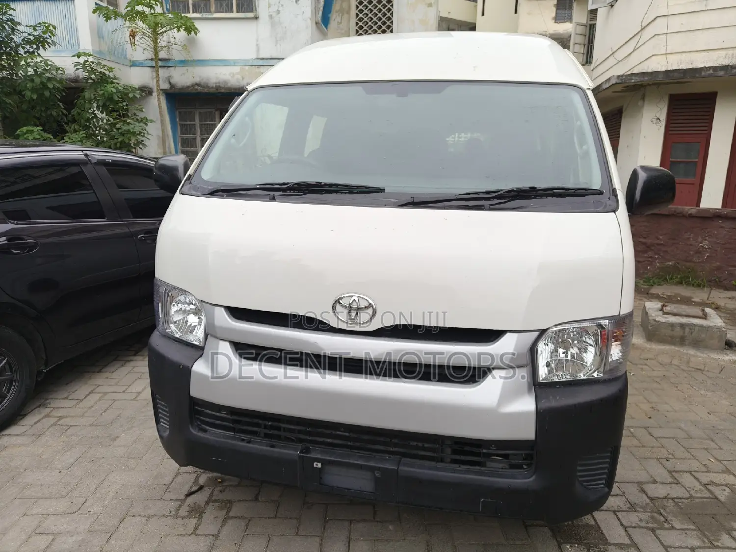 Toyota HiAce 2018 White