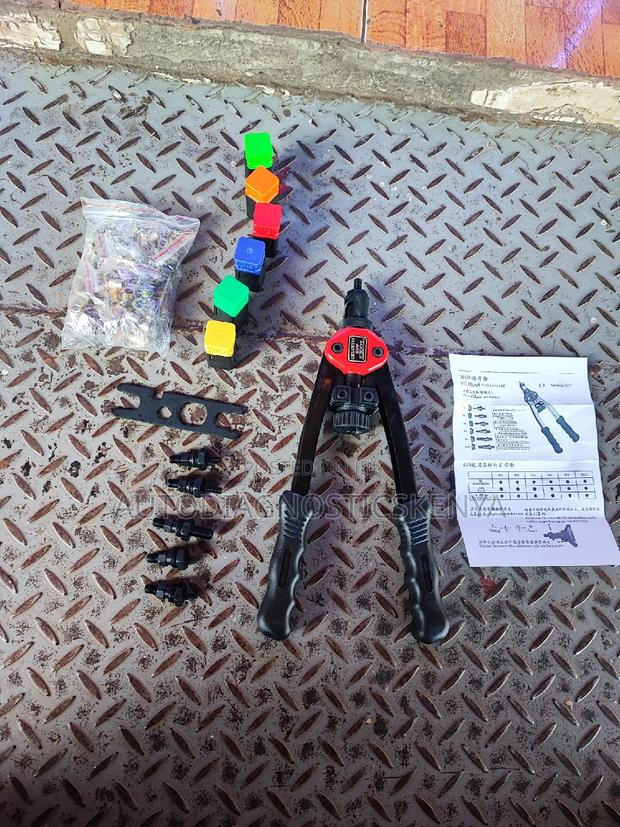 Hand Riveter Nut Tool Gun With Nut Rivets - main view