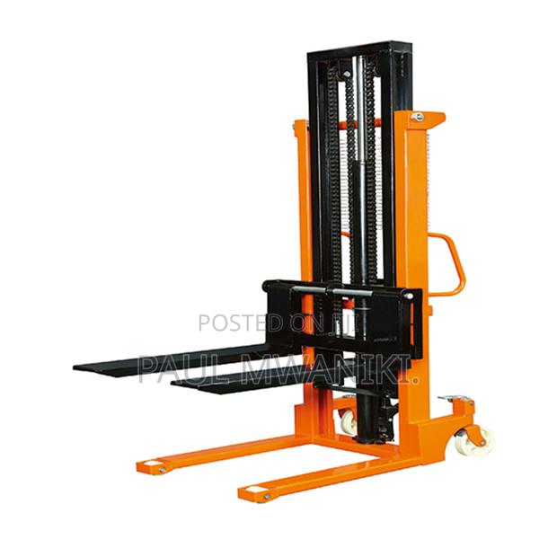 Hand Pallet Stacker Double Mast. - main view