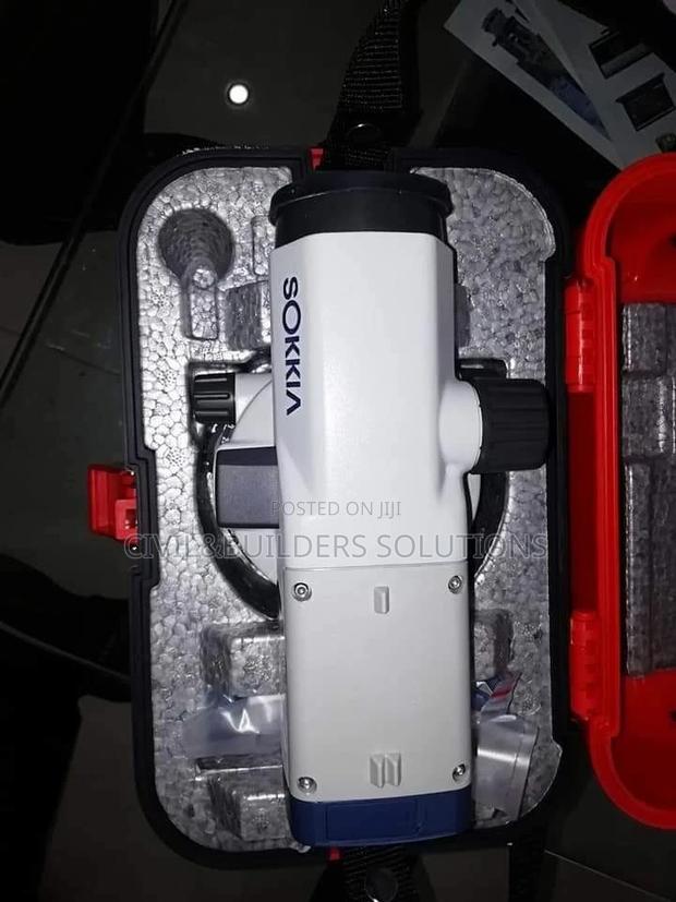 Dumpy Level (Sokkia Brand) Full Kit - main view
