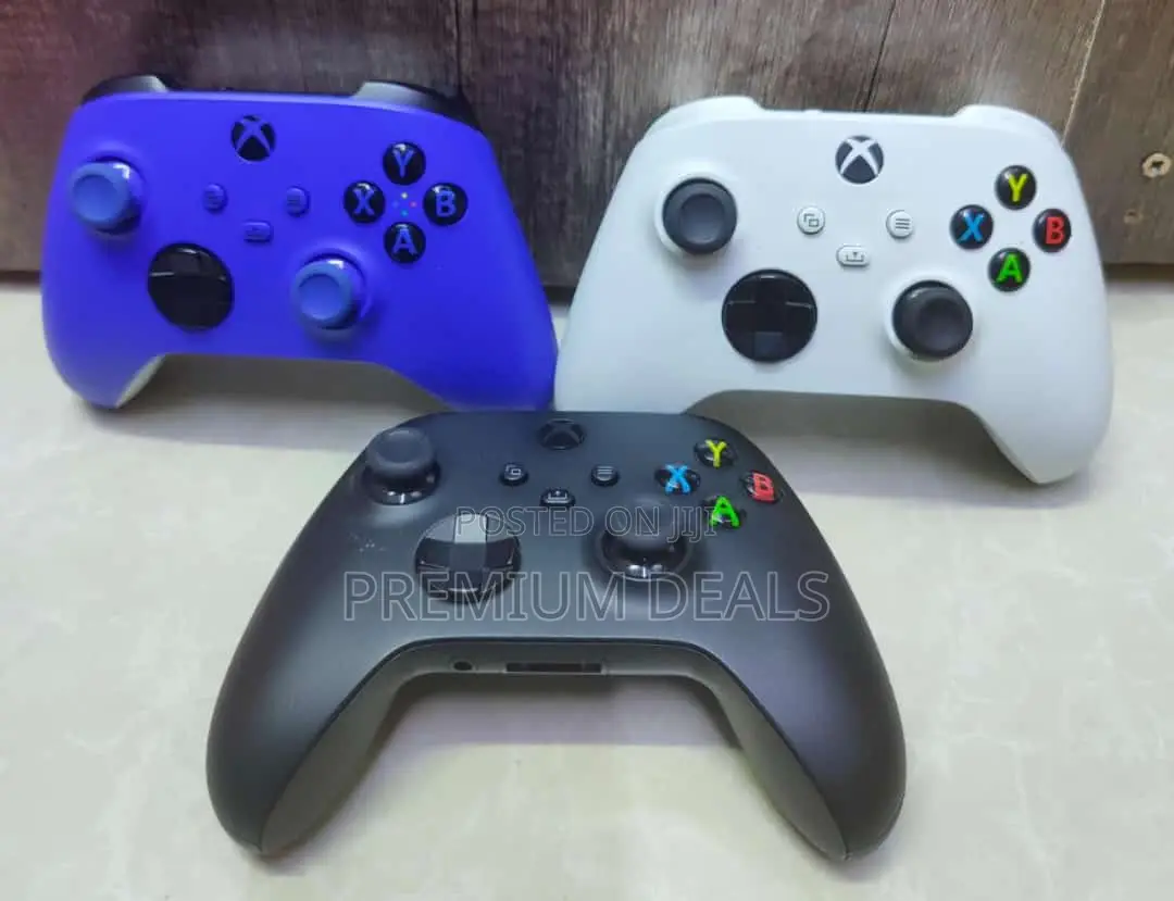 Xbox Series Controller Available.