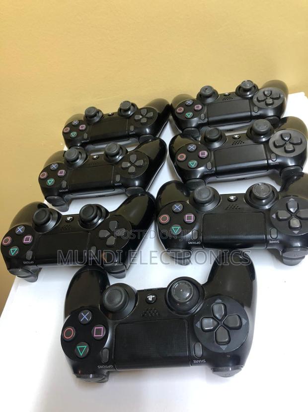 Playstation 4 Controller - main view