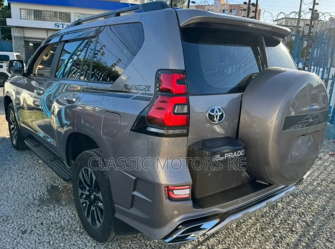 Toyota Land Cruiser Prado 2.8 2018 Gold