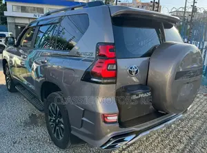 Toyota Land Cruiser Prado 2.8 2018 Gold