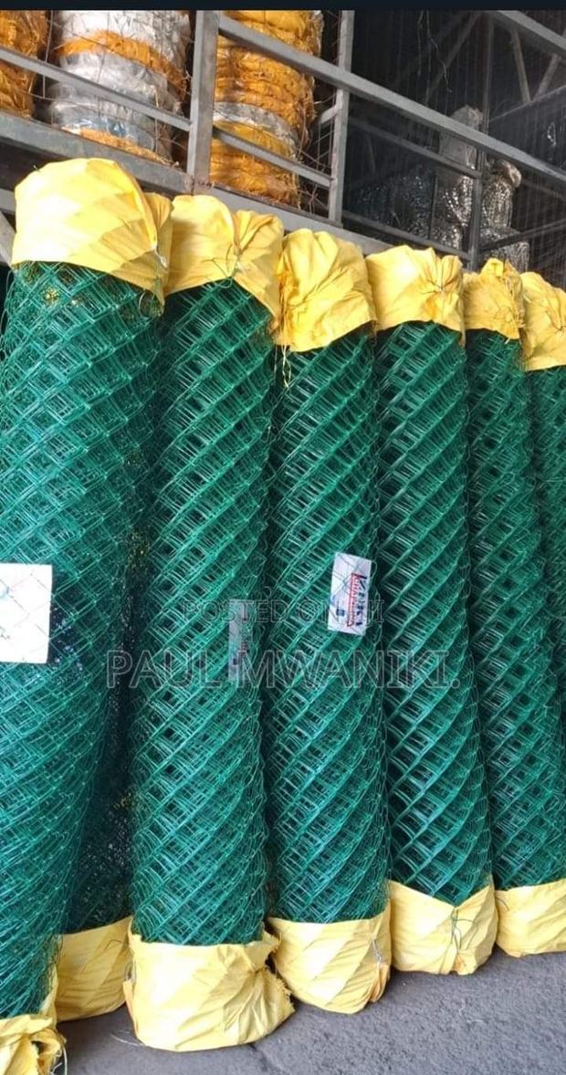 PVC Coated Chainlinks. - thumbnail 2