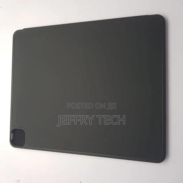 iPad 12.9 Case With a Place for the Stylus-Black - thumbnail 2