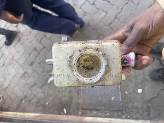 Master Cylinder for Subaru Legacy - thumbnail 3