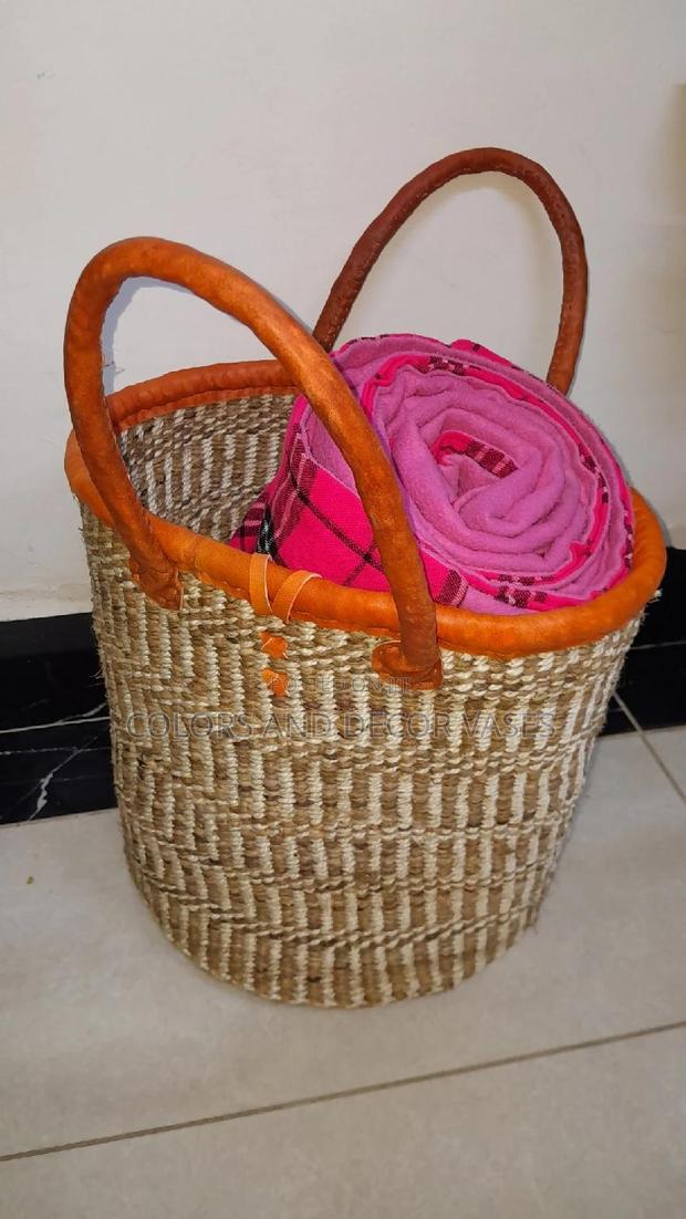 Throw Blankets Basket With Leathered Handles - main view