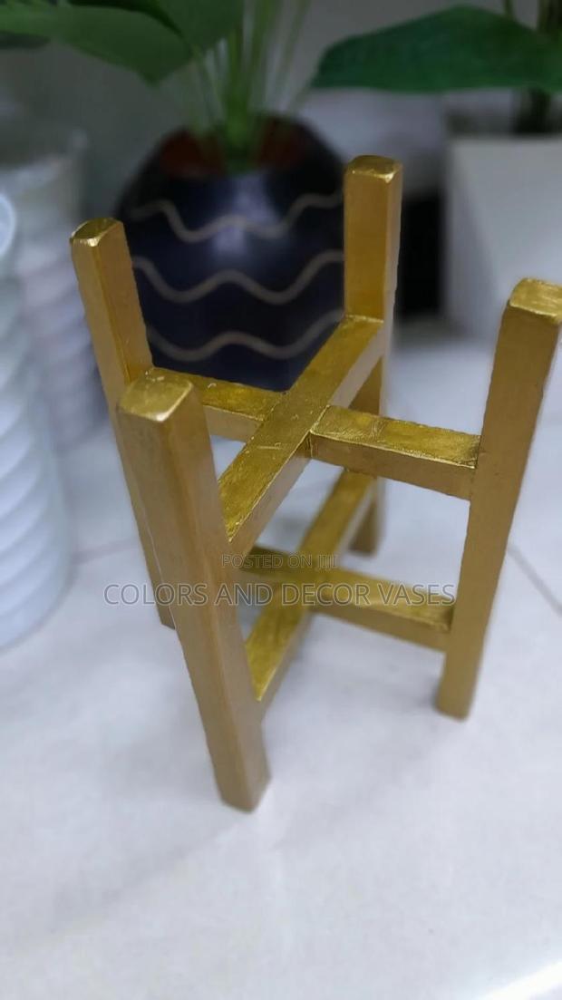 Golden Stand Wooden - main view