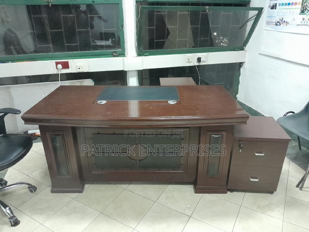 Executive Imported Morden Mahogany Office Desk 1.6 MTRS