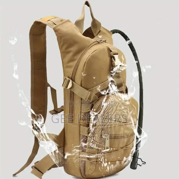 Hydration Camel Bag + 3ltrs Water Bladder - thumbnail 2