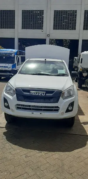New Isuzu D-MAX 2024 White