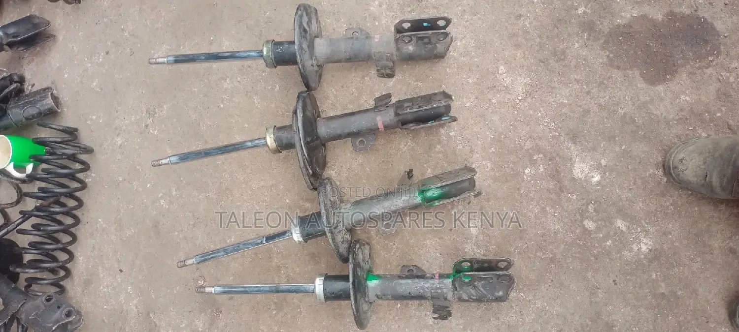 Noah Old Model 2006 Front Shocks