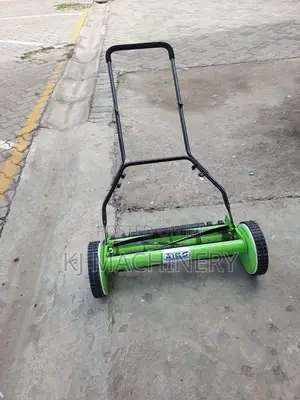 Manual Lawn Mower 18inches in Stock