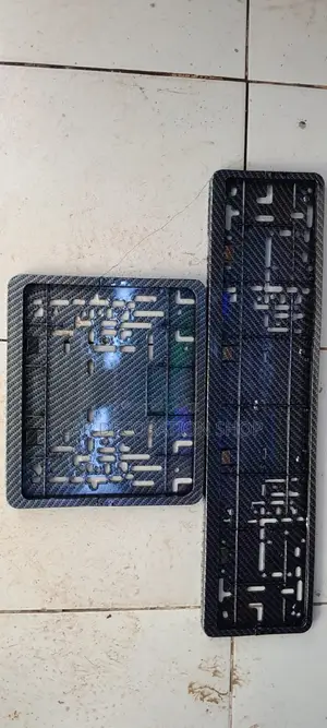 2pc Pack Carbon Finish Plastic Plates Mount