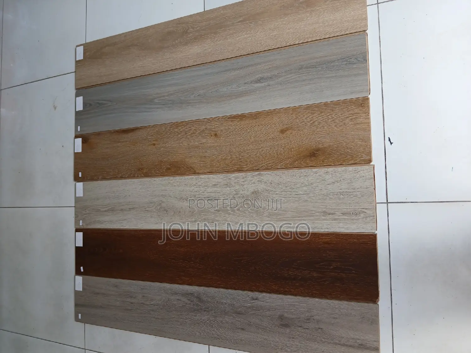 Laminate Flooring - Wooden 8mm