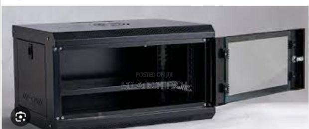 530*400*240 Network Cabinet – 4U - main view