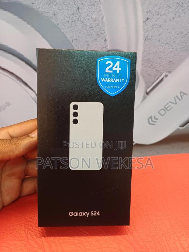 New Samsung Galaxy S24 256 GB Gray - main view