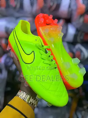Nike Tiempo Soccer Boots/Tiempo Football Boots