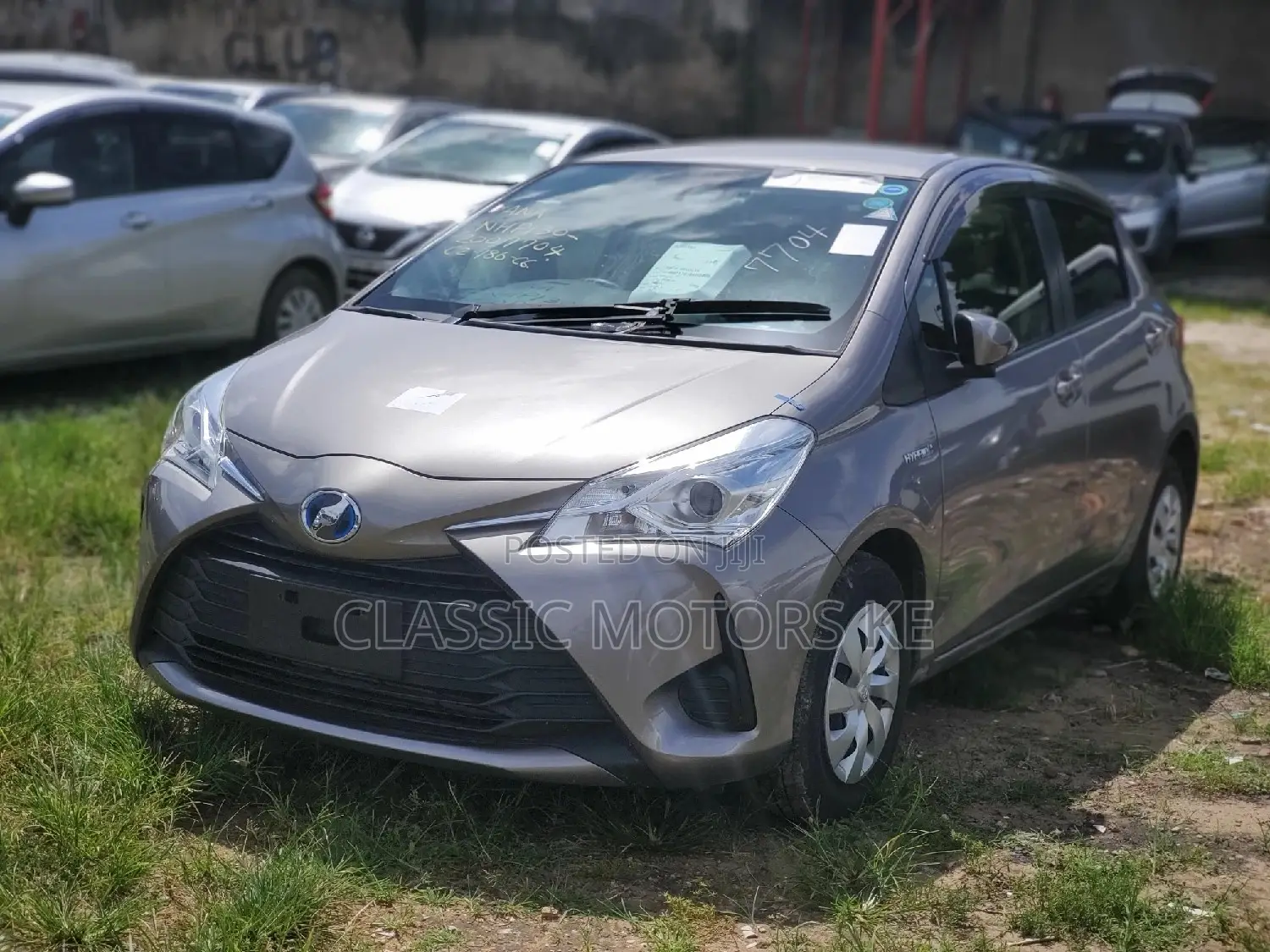 Toyota Vitz 1.3 FWD 5dr 2018 Gray