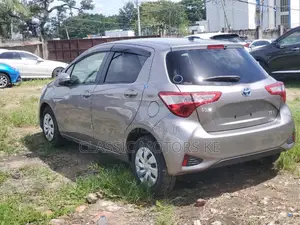 Toyota Vitz 1.3 FWD 5dr 2018 Gray