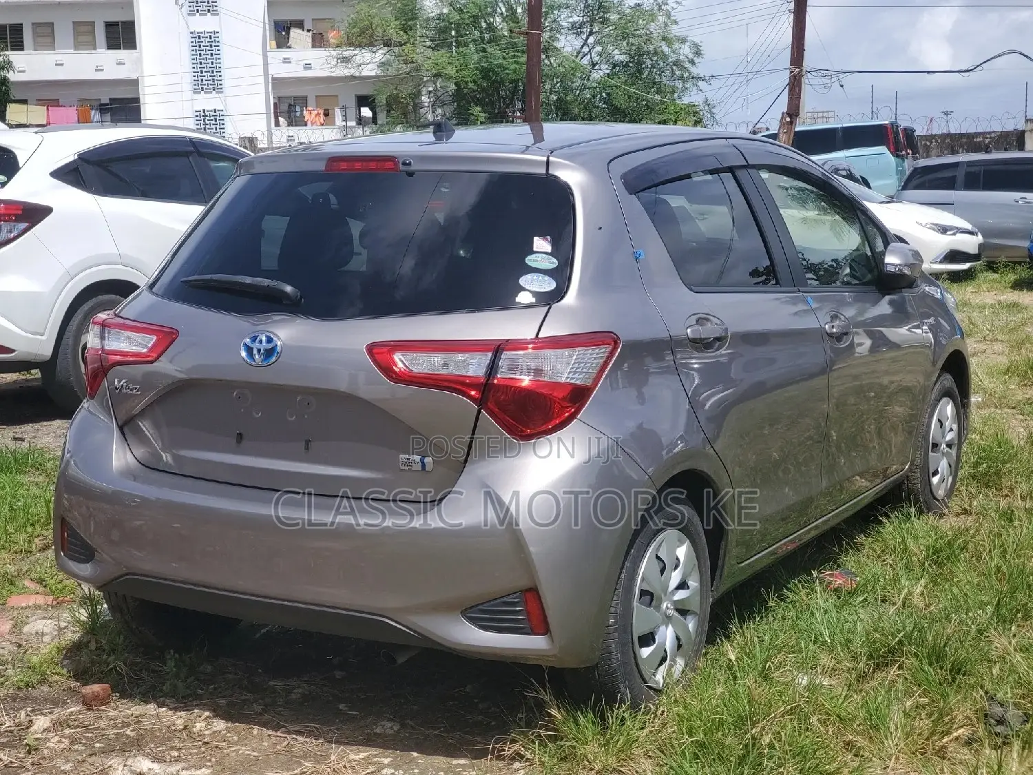Toyota Vitz 1.3 FWD 5dr 2018 Gray