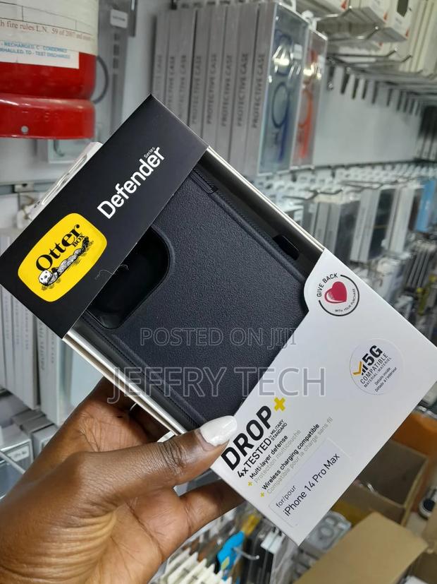 Otterbox Defender Case for iPhone 14 Pro Max - main view