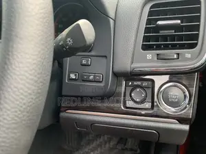 Toyota Crown 2017 Burgundy