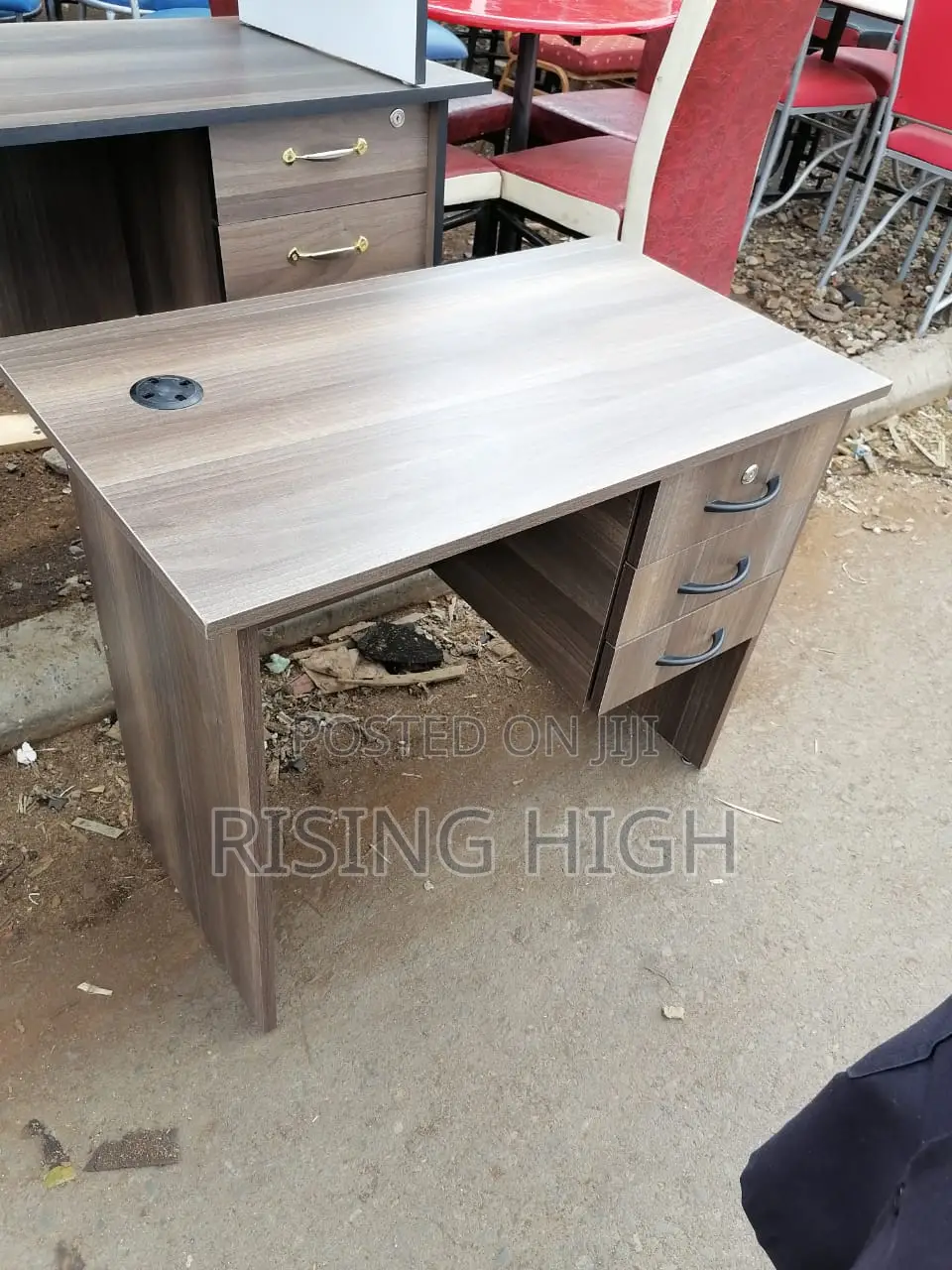 Awesome Best Office Table or Desk